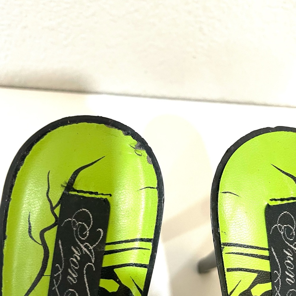 Iron Fist Green and Black Zombie Heels - Picture 6 of 13